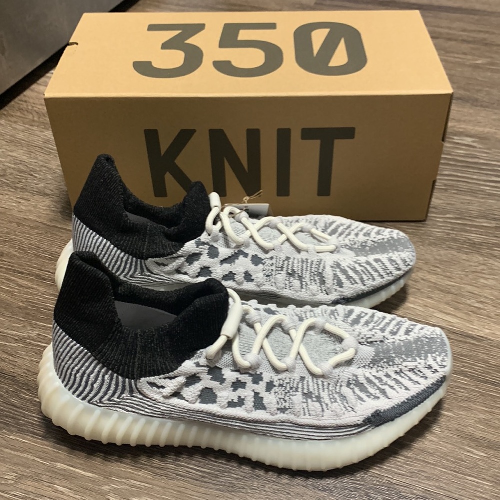 NWT Adidas Yeezy 350 V2 shoes